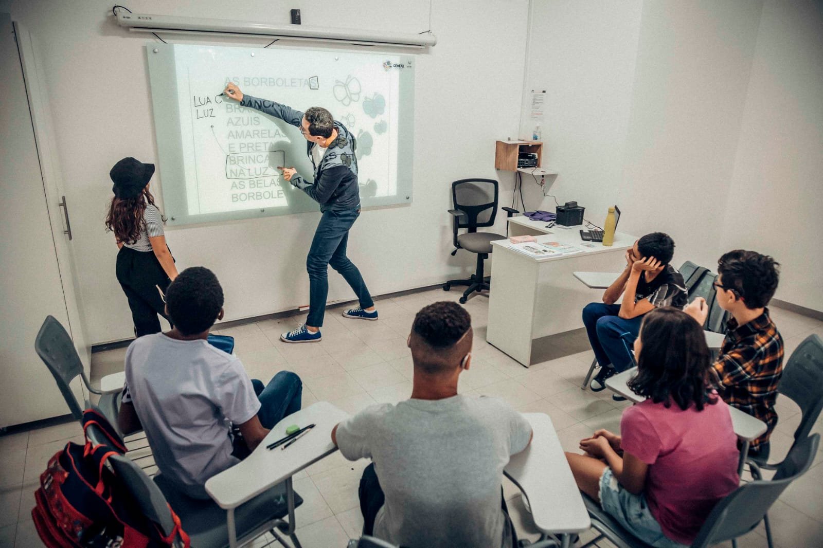 Guarulhos avança na educação bilíngue para surdos