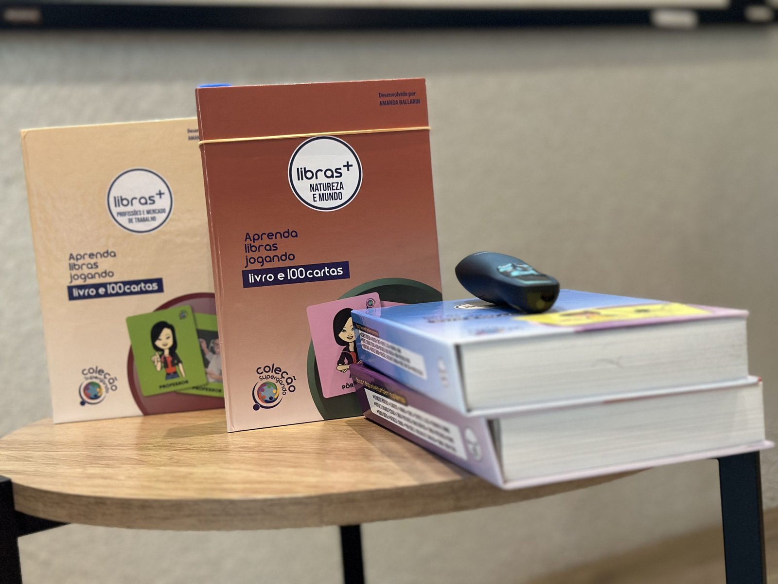 Itaquaquecetuba promove formação sobre Material Libras + para Educação Especial