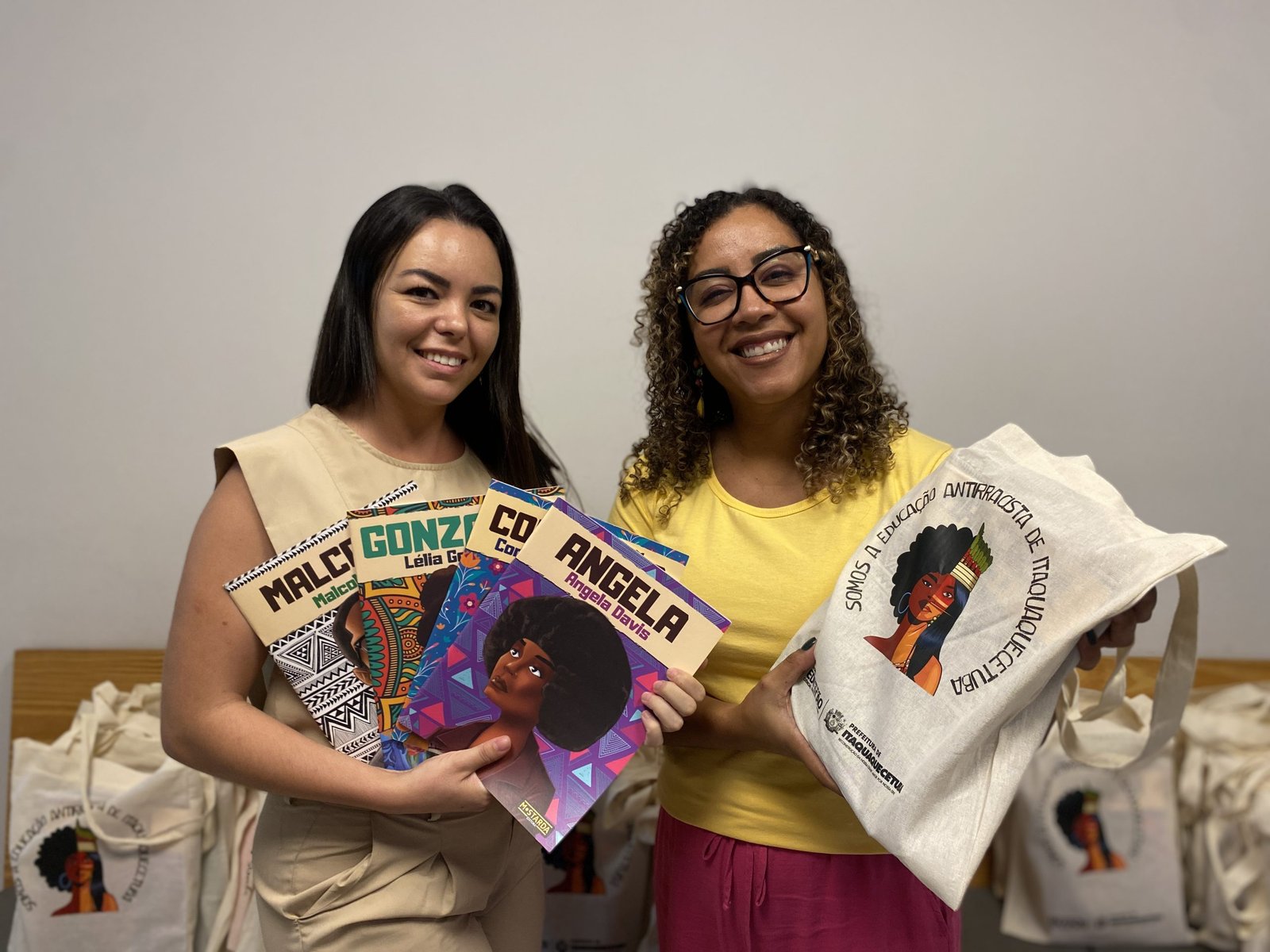Itaquaquecetuba Avança na Implementação da Educação Étnico-Racial com Entrega de Kit Literário em Formação Pedagógica