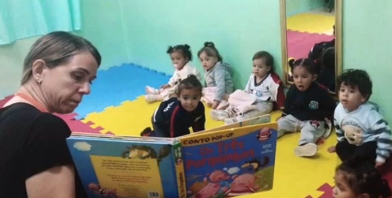 Movimento do soprar através da leitura