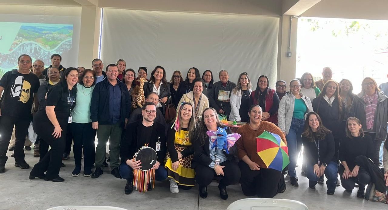 Educação e Cultura Digital em Foco: Santa Branca promove replanejamento pedagógico com oficinas inovadoras.