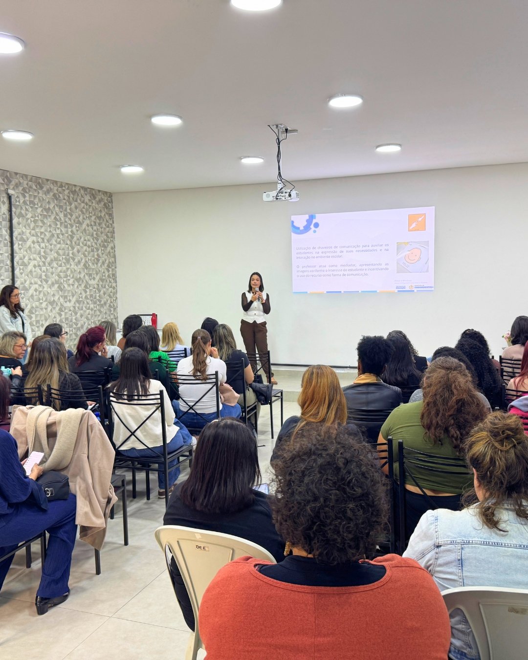 Formação continuada amplia conhecimentos sobre Comunicação Aumentativa e Alternativa na Educação Especial